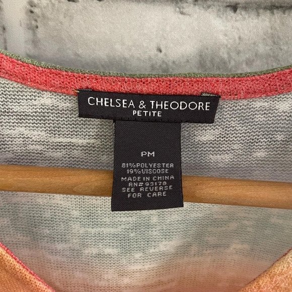 Women’s Chelsea & Theodore v-neck rainbow colored lightweight sweater, PM - Picture 3 of 4